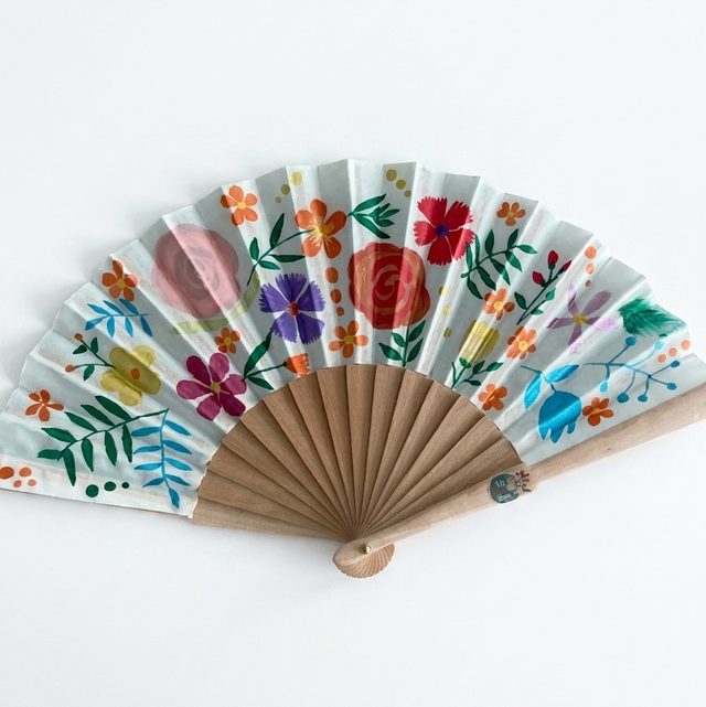 Abanico Plegable — Accesorio Refrescante y Elegante