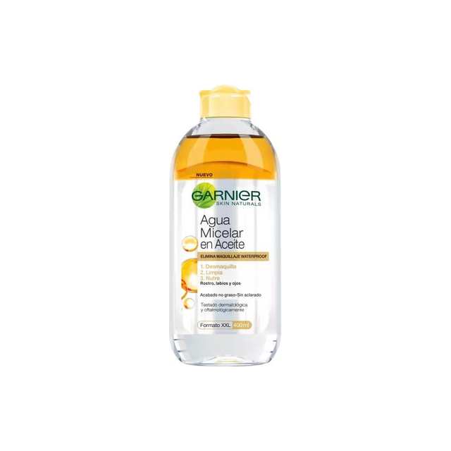 Agua micelar en aceite